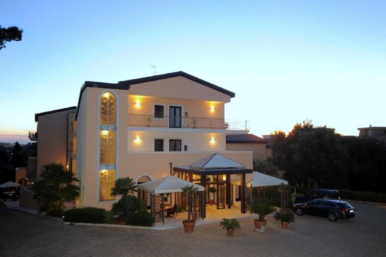 Hotel Villa Rosa Martina Franca Exterior foto