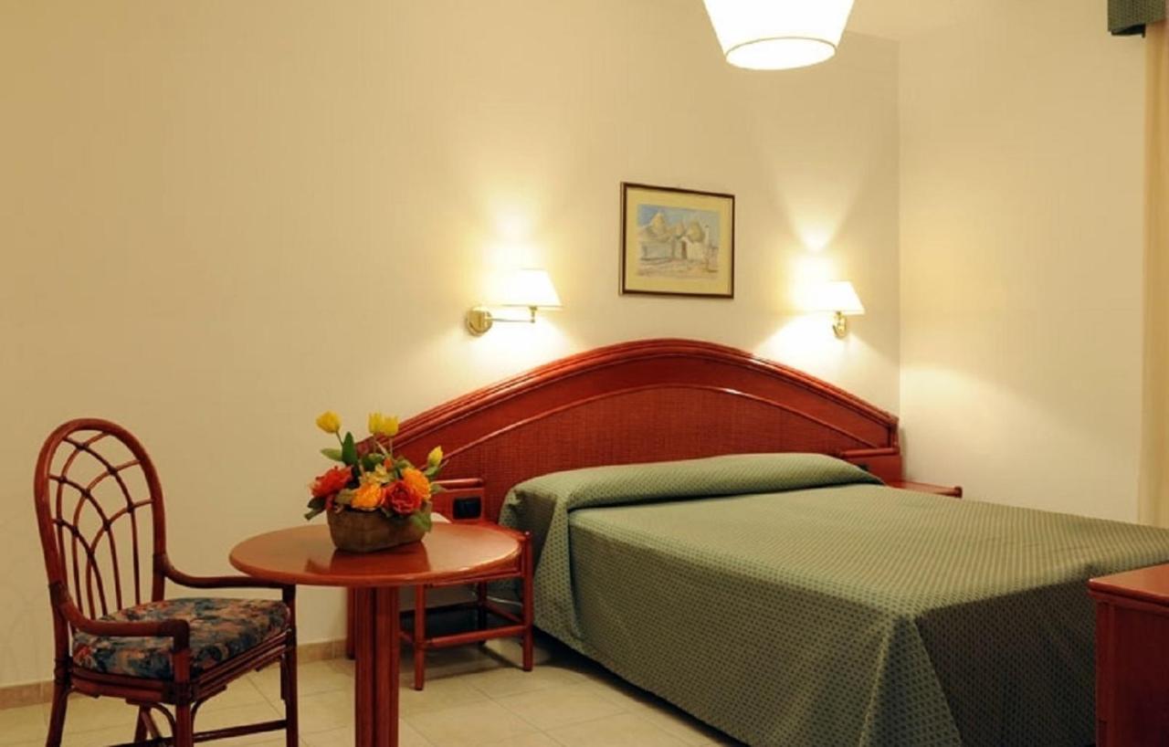 Hotel Villa Rosa Martina Franca Exterior foto